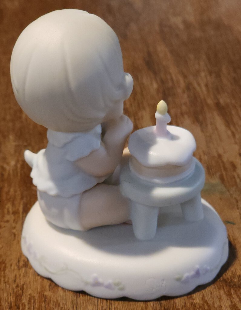 Precious Moments Figurine "Growing in Grace" Girl Age One (1994)
